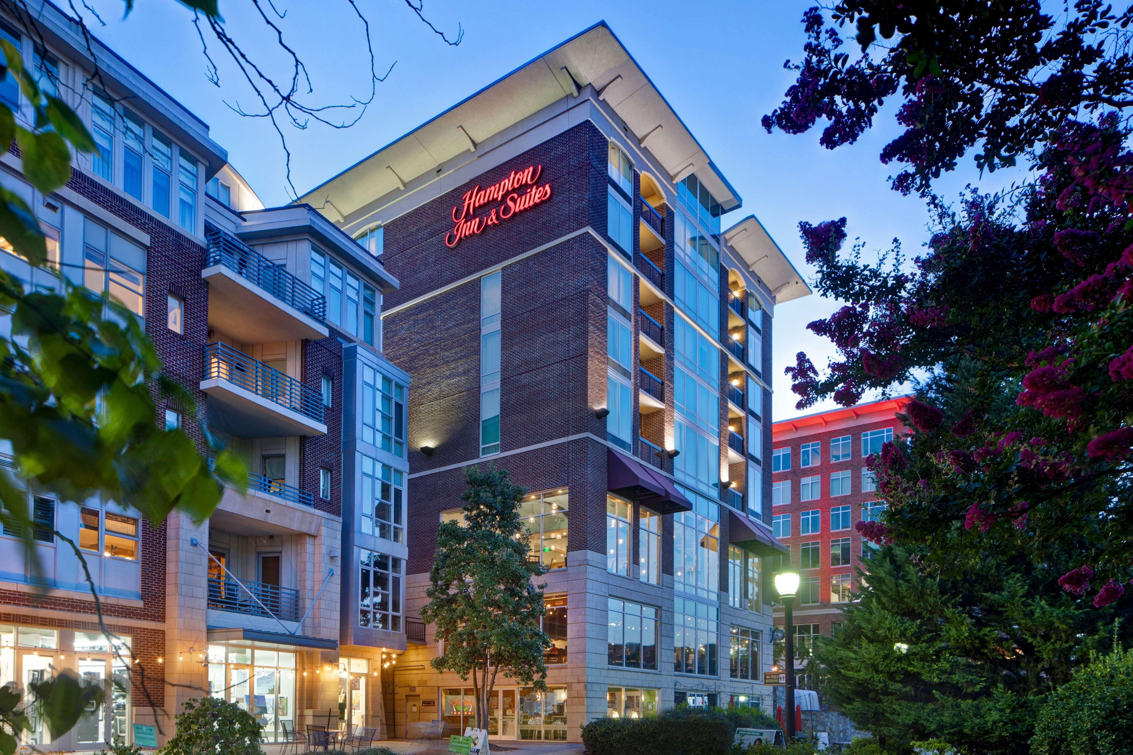 Hampton Inn & Suites Greenville-Downtown-Riverplace Exterior photo